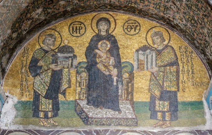 Mosaïques de l'entrée sud-ouest de Sainte-Sophie (Istanbul, Turquie) Mosaïques de l'entrée sud-ouest de Sainte-Sophie (Istanbul, Turquie)