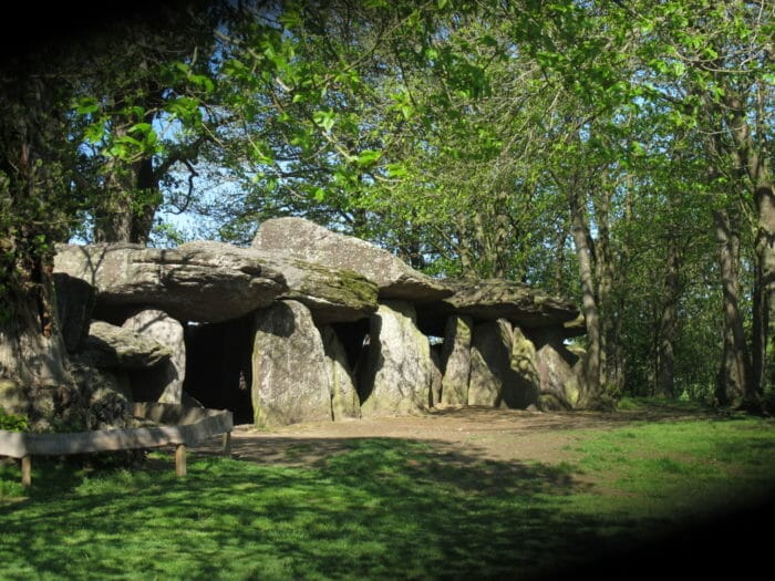 Essé (Ille-et-Vilaine), La Roche-aux-Fées Essé (Ille-et-Vilaine), La Roche-aux-Fées