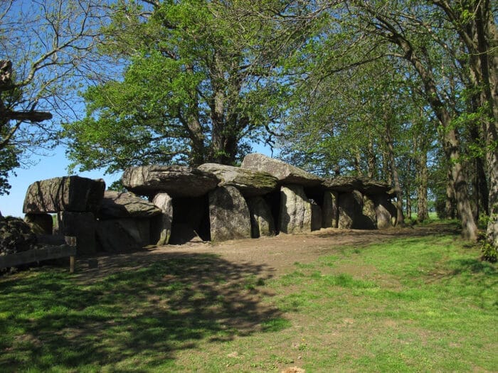 Essé (Ille-et-Vilaine), La Roche-aux-Fées Essé (Ille-et-Vilaine), La Roche-aux-Fées